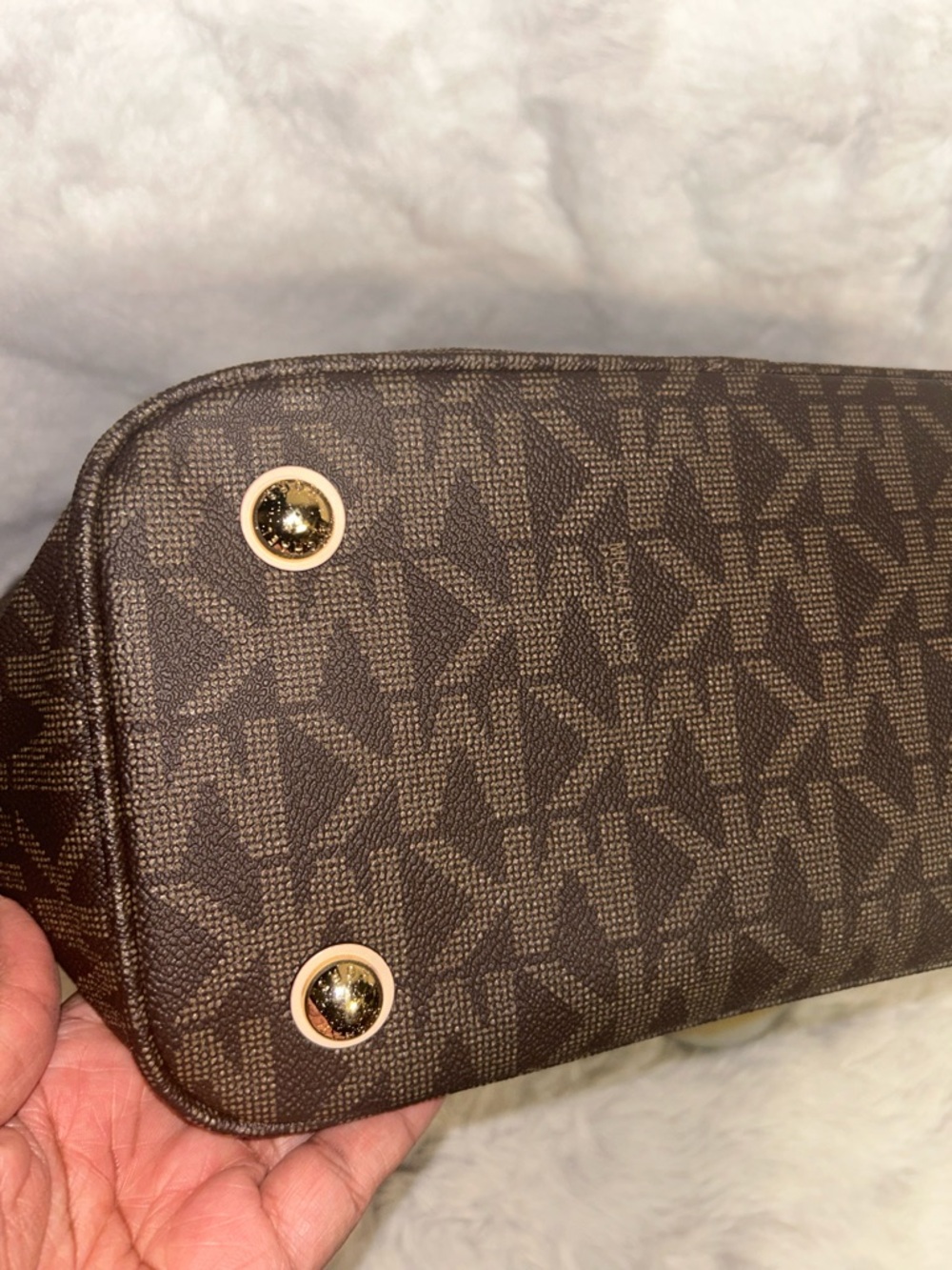 Michael Kors Brown Signature Jet Set Tote - Picture 4 of 16